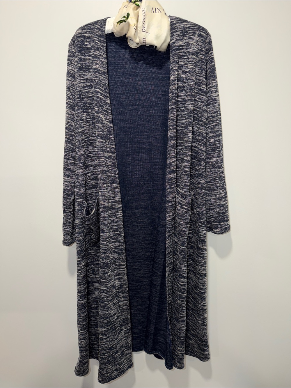 LuLaRoe L Sarah Navy White Heather Long Duster - Picture 4 of 10